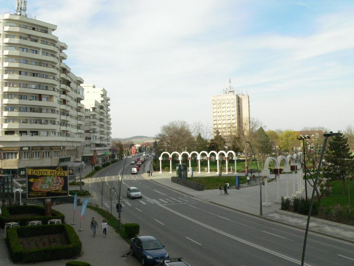 Studio Panoramic With Balcony And Parcul Unirii View Alba Iulia Buitenkant foto