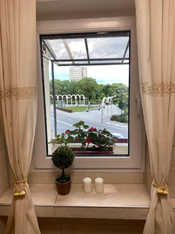 Studio Panoramic With Balcony And Parcul Unirii View Alba Iulia Buitenkant foto