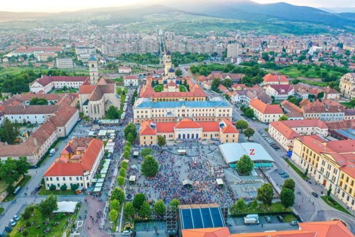 Studio Panoramic With Balcony And Parcul Unirii View Alba Iulia Buitenkant foto